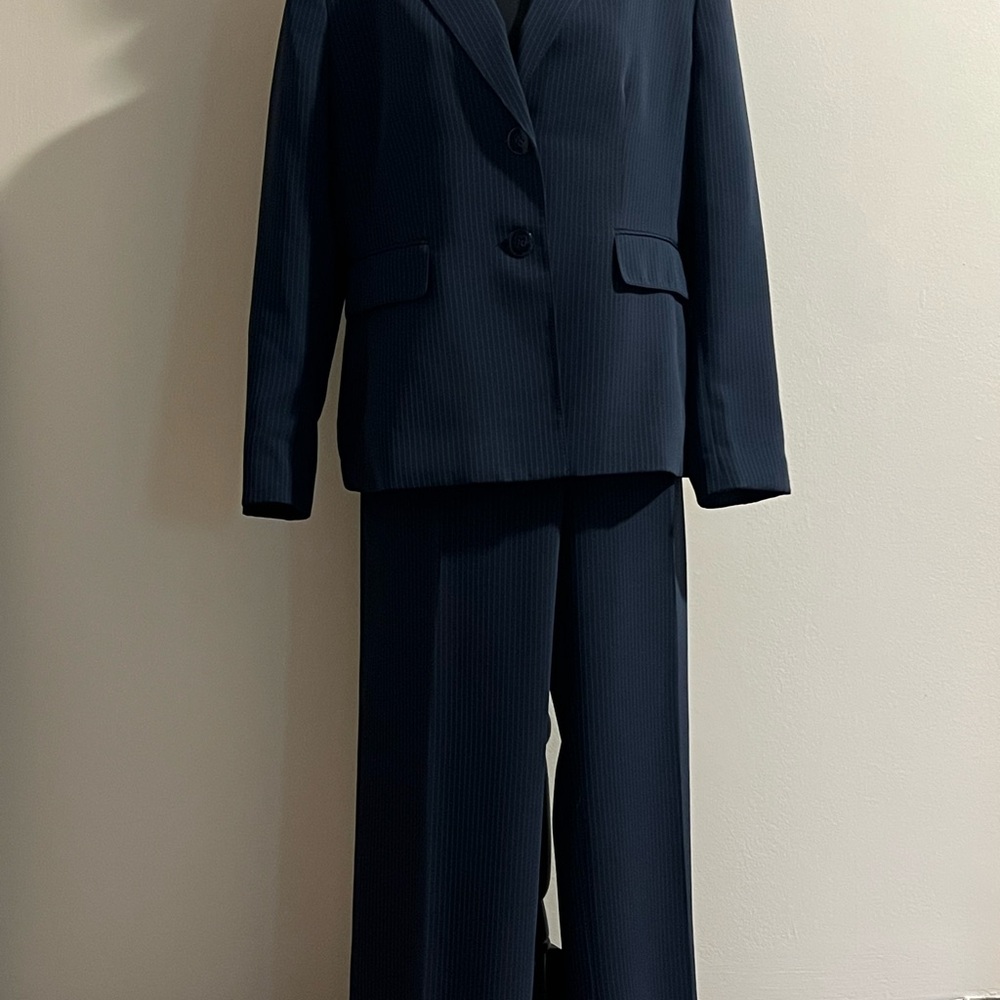 Kasper Women's Elegant Navy Pinstriped Suit